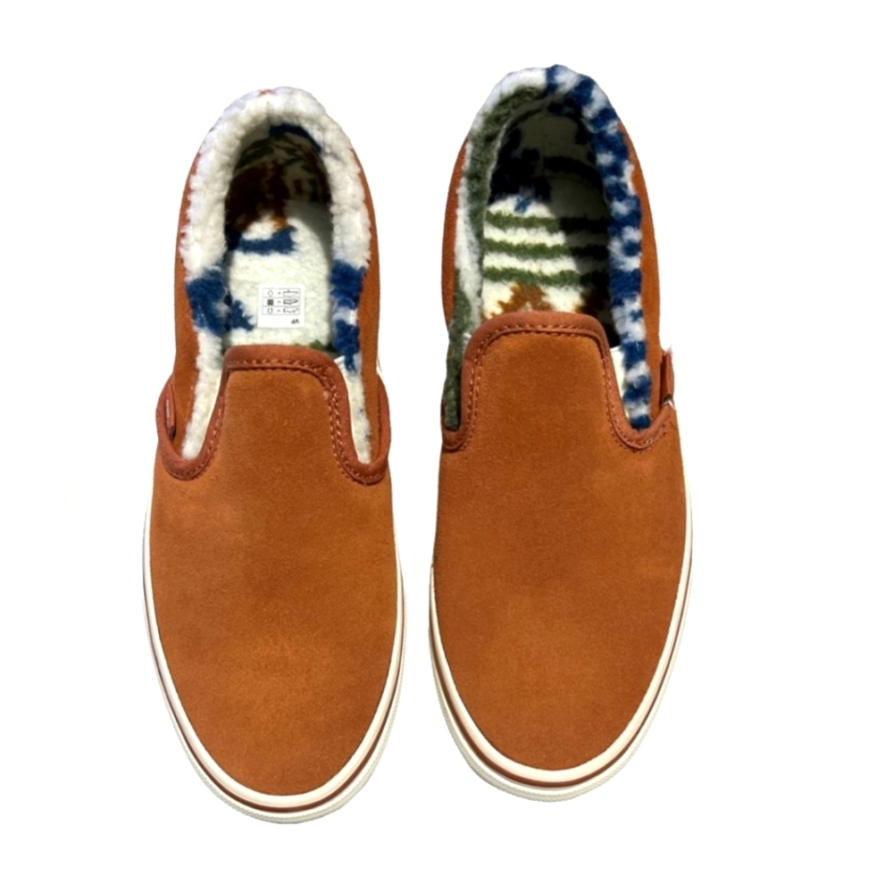 NWOT Unisex Vans Classic Slip-on Canvas Sneakers - Picture 2 of 12